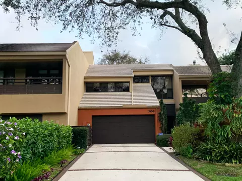 708 Saint Albans Dr, Boca Raton, FL 33486