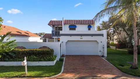 384 Captains Walk, Delray Beach, FL 33483