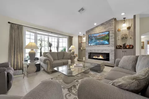 5270 SE Burning Tree Cir, Stuart, FL 34997 photo 8