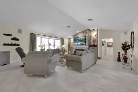 5270 SE Burning Tree Cir, Stuart, FL 34997 photo 6