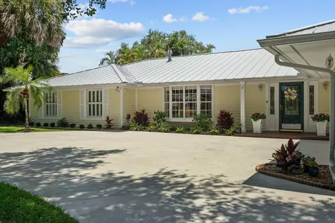 5270 SE Burning Tree Cir, Stuart, FL 34997 photo 2