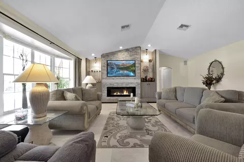 5270 SE Burning Tree Cir, Stuart, FL 34997 photo 7