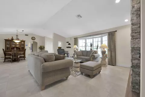 5270 SE Burning Tree Cir, Stuart, FL 34997 photo 9
