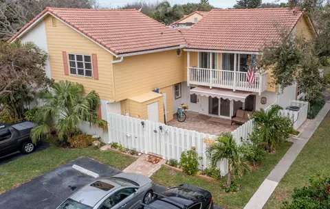 232 Seabreeze Cir #232, Jupiter, FL 33477 photo 2