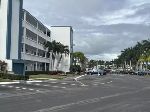 2084 Exeter E, Boca Raton, FL 33434