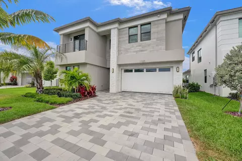 17225 Windy Pointe Ln, Boca Raton, FL 33496