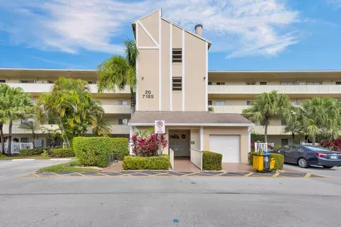 7185 Huntington Ln #304, Delray Beach, FL 33446