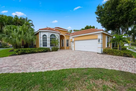 4237 Imperial Isle Dr, Lake Worth, FL 33449