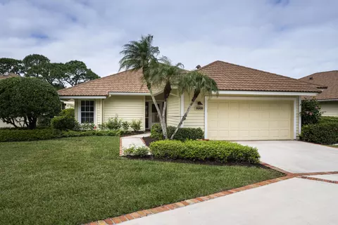 7008 SE Winged Foot Dr, Stuart, FL 34997 photo 2