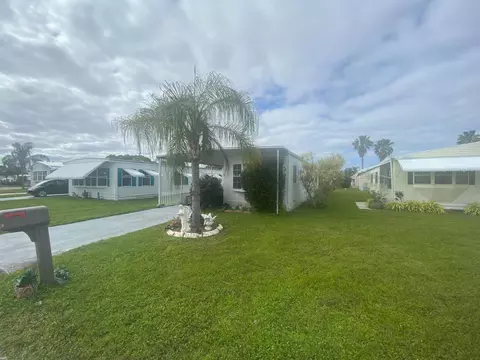 6 Nuestra Calle Ln, Port Saint Lucie, FL 34952