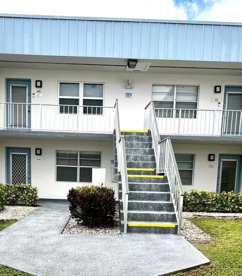 608 Burgundy M #608, Delray Beach, FL 33484