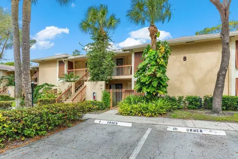 3939 NE 5th Ave #B205, Boca Raton, FL 33431