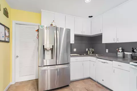 369 Lanier Dr, Palm Springs, FL 33461 photo 10