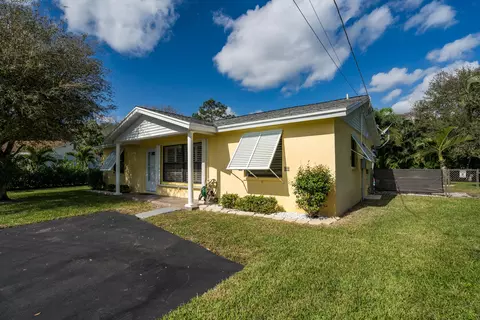 369 Lanier Dr, Palm Springs, FL 33461 photo 5