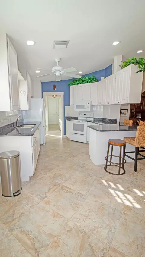780 SW Tamarrow Pl, Stuart, FL 34997 photo 9
