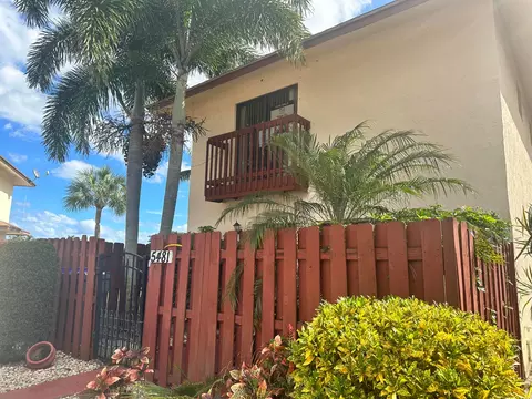5481 Garden Hills Cir #67A, West Palm Beach, FL 33415