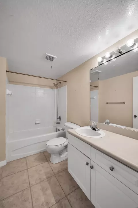 577 SE Prescott Pl, Stuart, FL 34994 photo 9