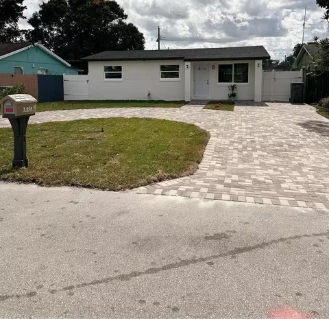 5654 Banana Rd, West Palm Beach, FL 33413