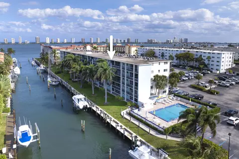 109 Paradise Harbour Blvd #505, North Palm Beach, FL 33408