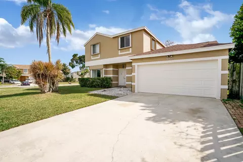 9910 Robins Nest Rd, Boca Raton, FL 33496