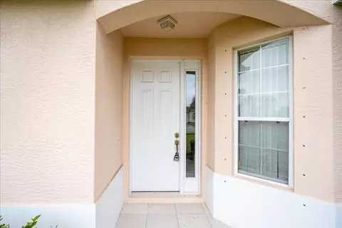 362 S Tangerine Sq SW, Vero Beach, FL 32968
