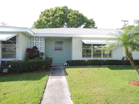 113 Lakes End Dr #B, Fort Pierce, FL 34982
