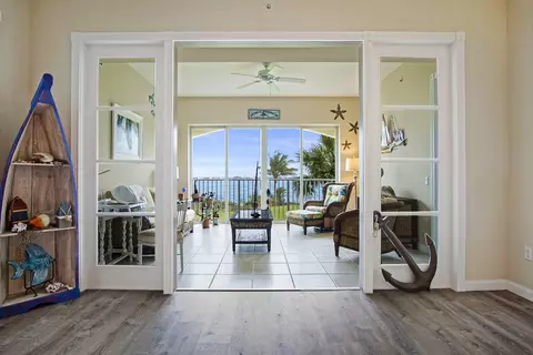 4 Harbour Isle Dr E #203, Fort Pierce, FL 34949