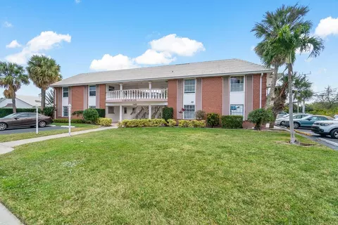 148 Yacht Club Dr #11, North Palm Beach, FL 33408
