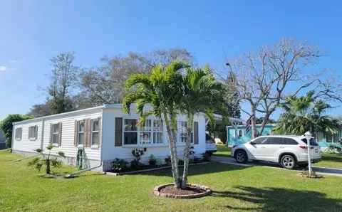 925 Spruce St, Barefoot Bay, FL 32976