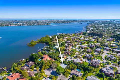 5114 Laird Ln, Jupiter, FL 33458