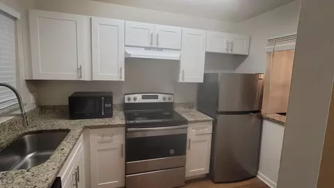 1630 Embassy Dr #212, West Palm Beach, FL 33401