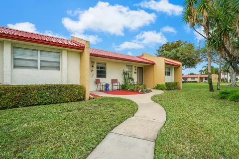 117 Golden River Dr, West Palm Beach, FL 33411