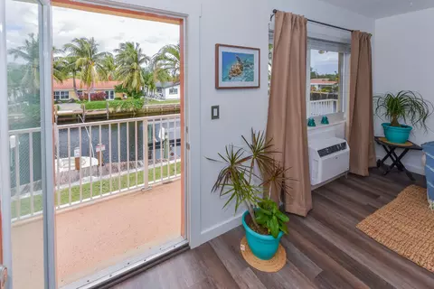 301 E Mcnab Rd #215, Pompano Beach, FL 33060 photo 3