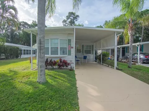 28 Montilla Way, Port Saint Lucie, FL 34952