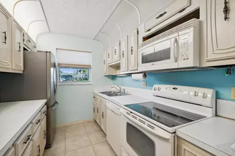 802 High Point Dr E #A, Delray Beach, FL 33445 photo 9