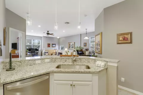 110 Lighthouse Cir #H, Tequesta, FL 33469 photo 8
