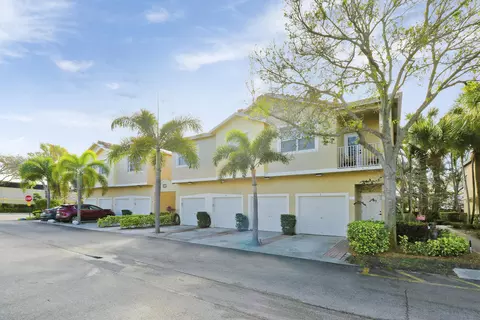 110 Lighthouse Cir #H, Tequesta, FL 33469 photo 2