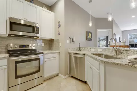 110 Lighthouse Cir #H, Tequesta, FL 33469 photo 6