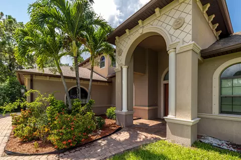7099 Hacienda Dr, Grant Valkaria, FL 32949