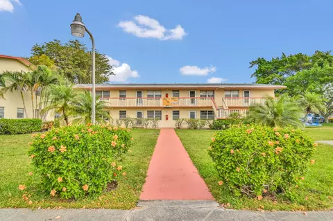 137 Camden #F, West Palm Beach, FL 33417
