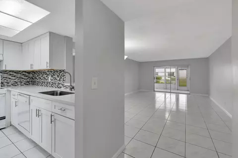 6525 S Oriole Blvd #101 J, Delray Beach, FL 33446