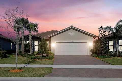 5029 Newell Cir, Vero Beach, FL 32967