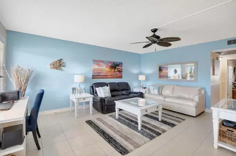 1049 Exeter C, Boca Raton, FL 33434 photo 11