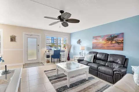 1049 Exeter C, Boca Raton, FL 33434 photo 9