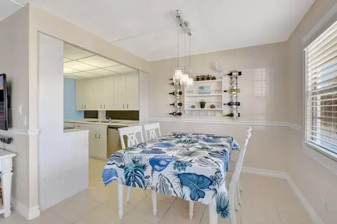 1049 Exeter C, Boca Raton, FL 33434 photo 7
