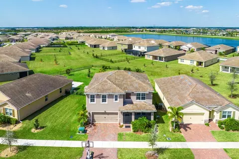 10516 SW Toren Way, Port Saint Lucie, FL 34987