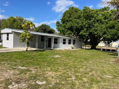 1183 9th St, Okeechobee, FL 34974