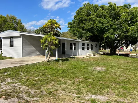 1183 9th St, Okeechobee, FL 34974 photo 2