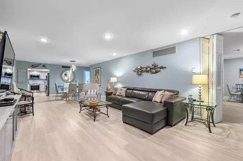 3450 S Ocean Blvd #2220, Palm Beach, FL 33480