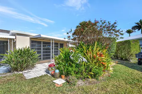 8796 Warwick Dr #256, Boca Raton, FL 33433